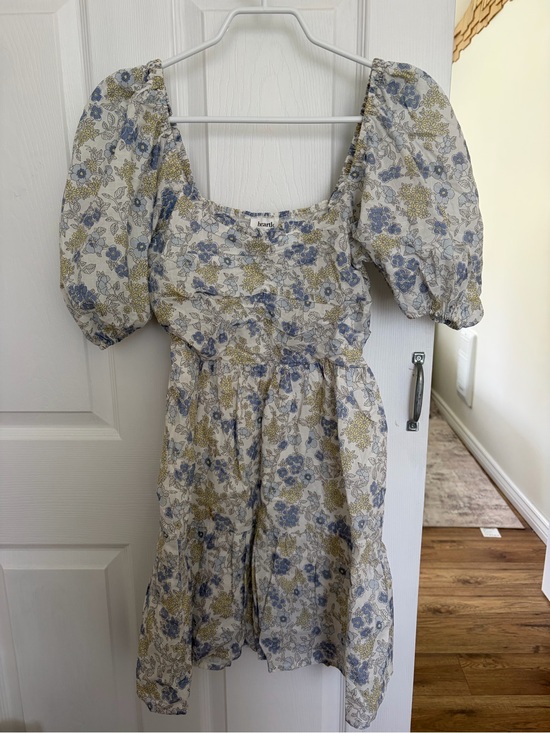 Heartloom Dresses & Skirts - Heartloom Blue & Olive Floral Puff-Sleeve Mini Dress